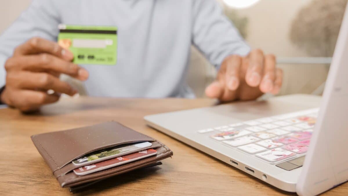 Green credit card online shopping